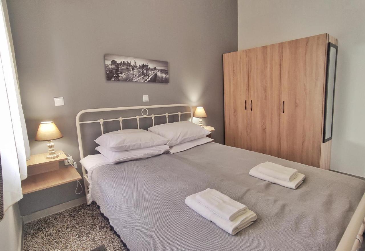 Garnet 3 Apartment Kalamata Ngoại thất bức ảnh