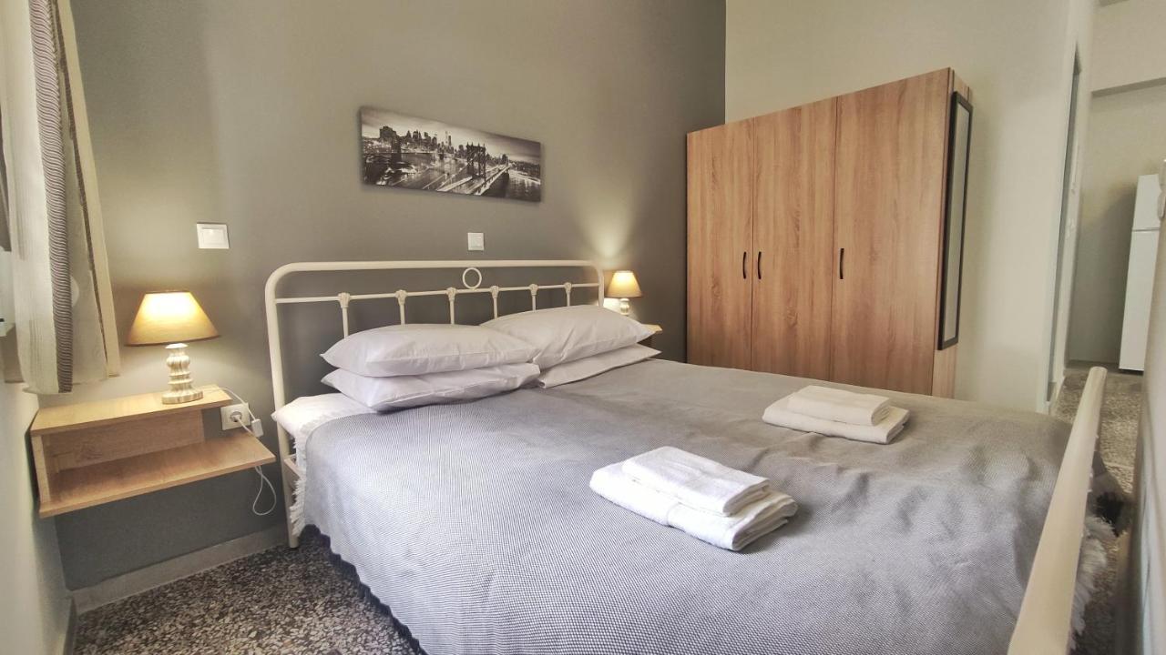 Garnet 3 Apartment Kalamata Ngoại thất bức ảnh